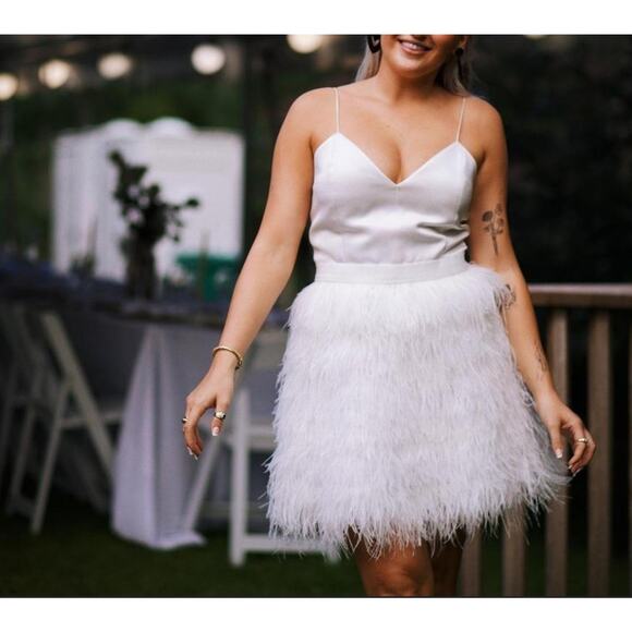 $1800 Alice + Olivia Milany Feather Mini White dress Sz 4 Small Bridal Wedding - Picture 9 of 16